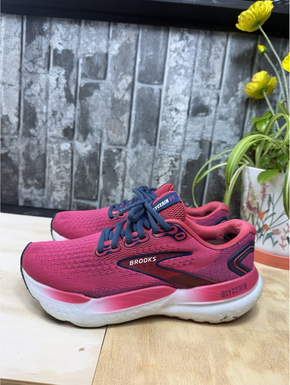 Brooks Glycerin 21 Women’s 7.5 Pink Navy Running Shoes 1204081B650